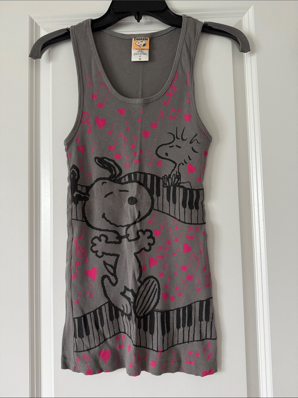 Peanuts Snoopy Gray & Pink Juniors Medium Graphic Tank Top